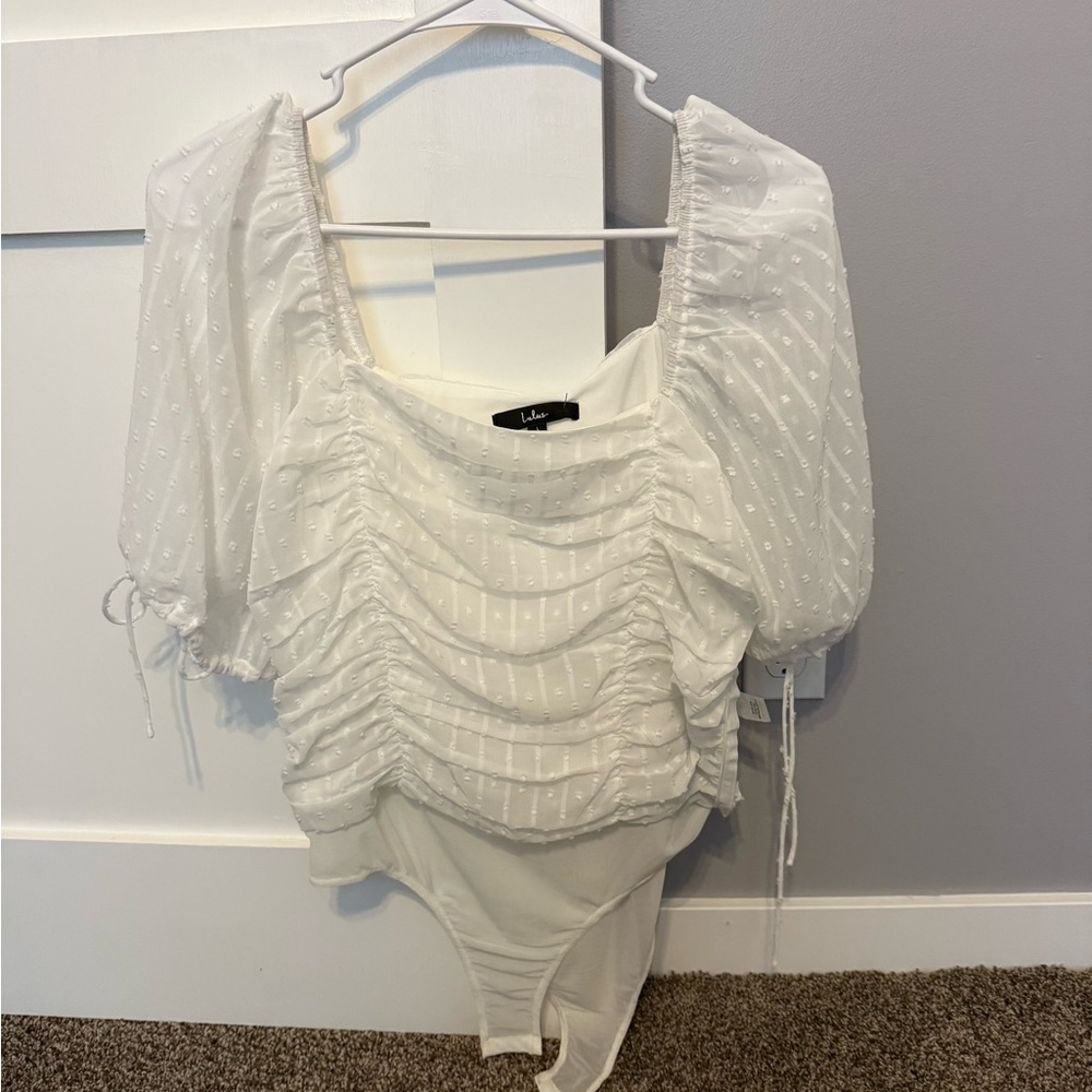 NWT lulu’s white Ruched Puff Sleeve Top